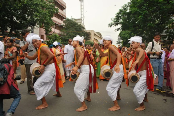 Танцоры Манипури Исполняющие Свои Танцы Течение Года Iskon Kolkata Rathayatra — стоковое фото