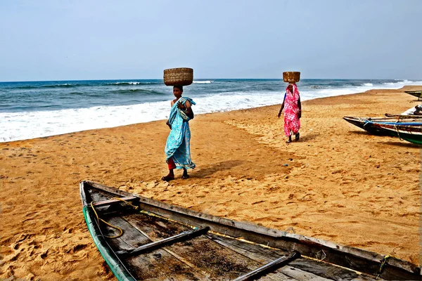 Puri Odisha Hindistan 'da balık satıcısı.