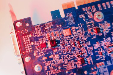 Beyaz arkaplan ayrıntıları üzerinde birim beyaz arkaplan işleme Gpu Grafikleri makro mavi ışık çipi