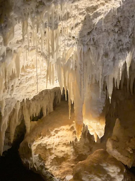 Κρυφό Μυστηριώδες Σπήλαιο — Φωτογραφία Αρχείου