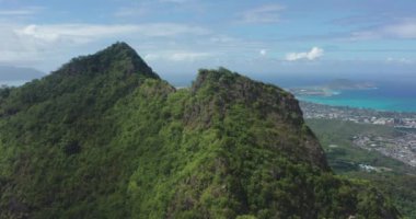 Hawaii Oahu adasının insansız hava aracı görüntüsü