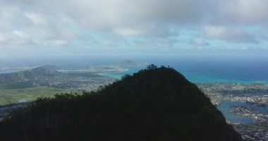 Hawaii Oahu adasının insansız hava aracı görüntüsü
