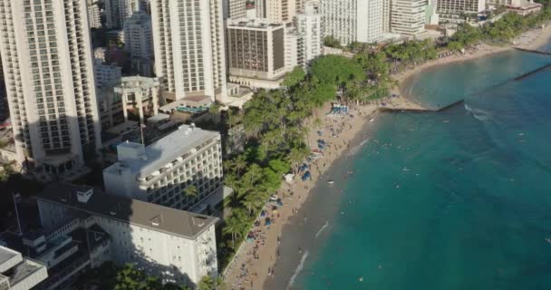 Drone Vista Playa Waikiki Honolulu — Vídeo de stock