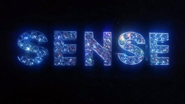 Metal dekoratif harflerle yazılmış 