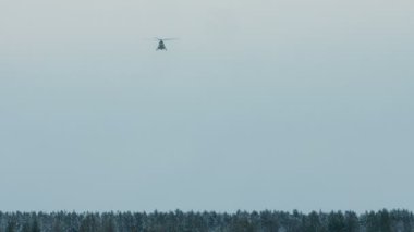 Mi-8 helikopter havada