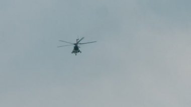 Mi-8 helikopter havada