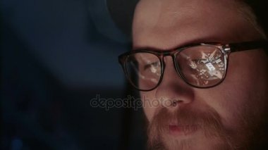 Adam yasaktır boru poker oynamaya portresi