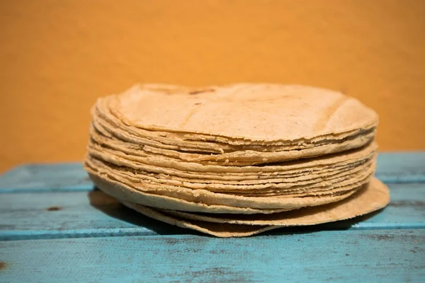 Mavi Tahta Masada Mısır Tortillası Yığını