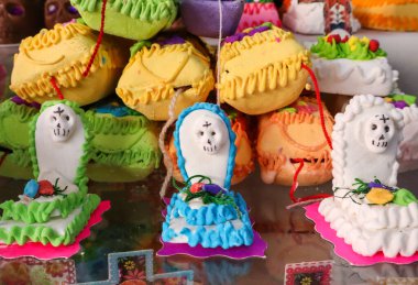 Meksika 'daki Ölü Tatil Günü için şekerden yapılmış mini tabutlar.