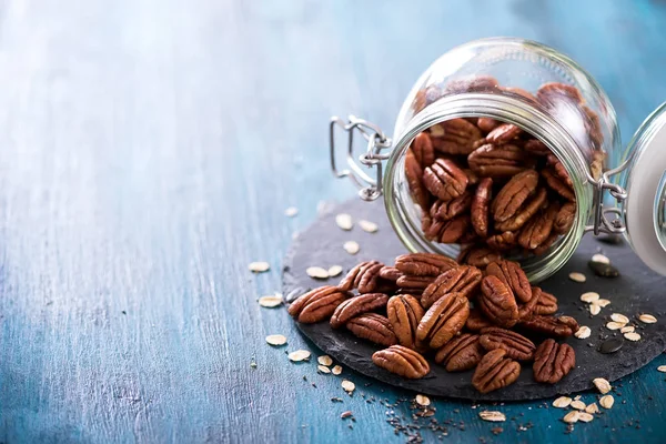 Pecan nuts, healthy vegan snack, vitamins, diet — Stock Photo, Image