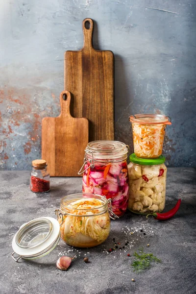 Repolho Fermentado Legumes Fermentados Kimchi Frascos Alimentos Enlatados Marinados Probióticos Fotografia De Stock