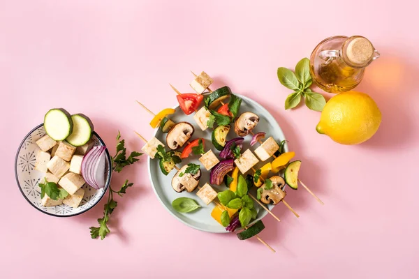 Spieße Mit Gemüse Und Tofu Vegane Grill Alternative Sauberes Essen lizenzfreie Stockbilder