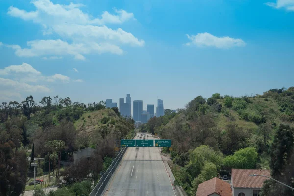 Los Angeles Skyline Manzarası Park Row Drive Köprüsü Nden Boş — Stok fotoğraf