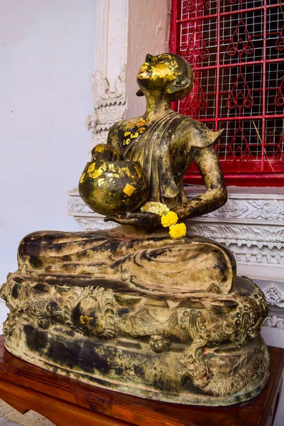 Sentado Buddha Escultura Mendigando Limosna — Foto de Stock