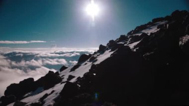Dağlarda. Kış manzarası. Elbrus. Caucasus
