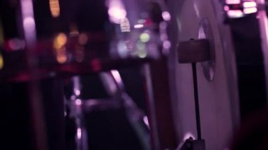 Profesyonel bateri seti yakın plan. Davulcu, canlı müzik konseri