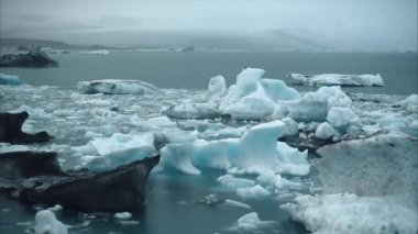 İzlanda'da icebergs