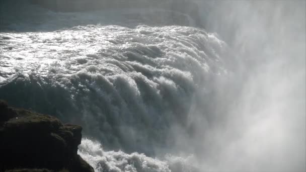 Гигантский водопад в замедленной съемке — стоковое видео