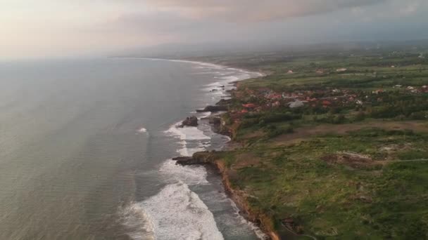 Pura Tanah Lot σε χαμηλή παλίρροια Bali Ινδονησία — Αρχείο Βίντεο