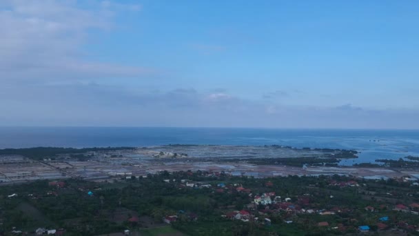 Вид на рибні господарства з дрона з водою Pejarakan Gerokgak Buleleng West Bali — стокове відео