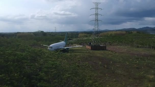 Εγκαταλελειμμένο αεροπλάνο bali negara jembrana — Αρχείο Βίντεο
