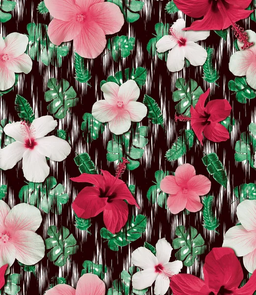 Nahtlose Bunte Helle Mischmuster Mit Tropischen Blumen Und Handgezeichneten Blättern — Stockfoto