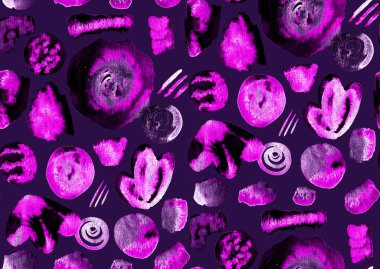 Elleri, bulanık suluboya geometrik şekillerle renksiz parlak desenler çizmiş.