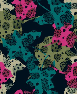 Yapraklar ve leopar benekleri ile el çizimi renksiz parlak desen