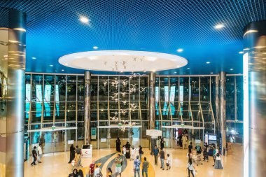 MURATLI - 4 Kasım 2016: Lüks iç alışveriş merkezi Yat Limanı Alışveriş Merkezi Abu Dabi, Birleşik Arap Emirlikleri. Yat Limanı Alışveriş Merkezi Abu Dabi'nin sigorta primi alışveriş merkezi ve eğlence dönüm noktası olduğunu.