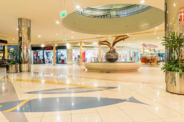 MURATLI - 4 Kasım 2016: Lüks iç alışveriş merkezi Yat Limanı Alışveriş Merkezi Abu Dabi, Birleşik Arap Emirlikleri. Yat Limanı Alışveriş Merkezi Abu Dabi'nin sigorta primi alışveriş merkezi ve eğlence dönüm noktası olduğunu.