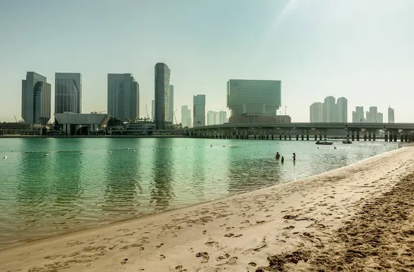 Vacaciones de sol en la playa del Golfo Pérsico — Foto de Stock