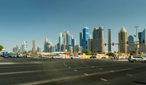 Дубай - 08 листопада 2016: Lumas міста Дубай ходьби — стокове фото