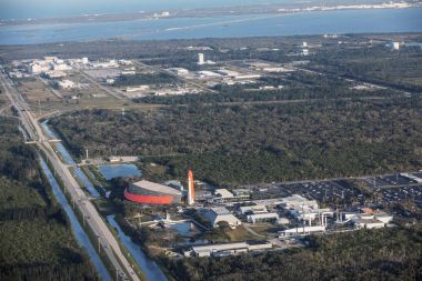 Cape Canaveral, Orlando, Fl - 17 Şubat 2017: Havadan görünümü NASA tüm kompleks. NASA'ın Kennedy Uzay Merkezi Müzesi