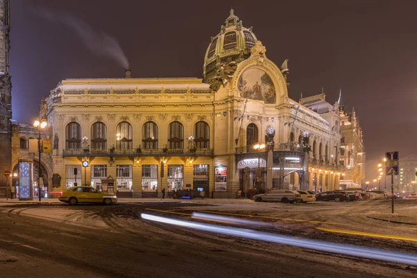 PRAGUE, CZECH REPUBLIC JANUARY 8, 2017:: Municipal House (Smetana Hall) - a celebrate concert venue in Old Town Prague near Powder Gate. Чехия — стоковое фото