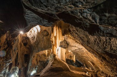 Punkva Moravyalı Karst alan Brno, Çek Cumhuriyeti yakınındaki mağarada. Moravyalı Karst inanılmaz bir sarkıt