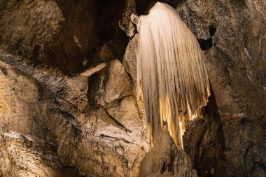 Punkva Moravyalı Karst alan Brno, Çek Cumhuriyeti yakınındaki mağarada. Moravyalı Karst inanılmaz bir sarkıt