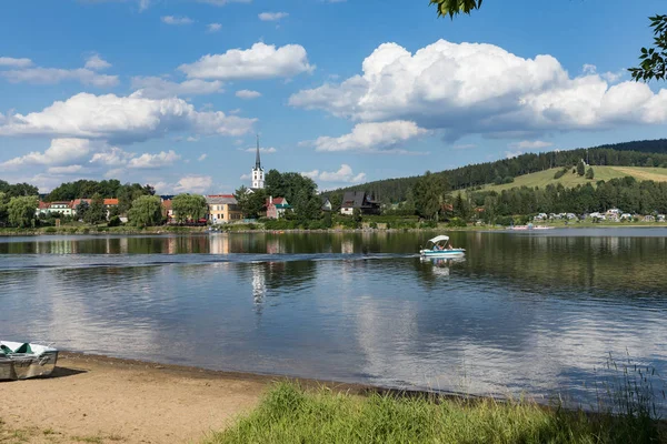 Panorama nel villaggio Frymburk, lago Lipno, Repubblica Ceca — Foto Stock