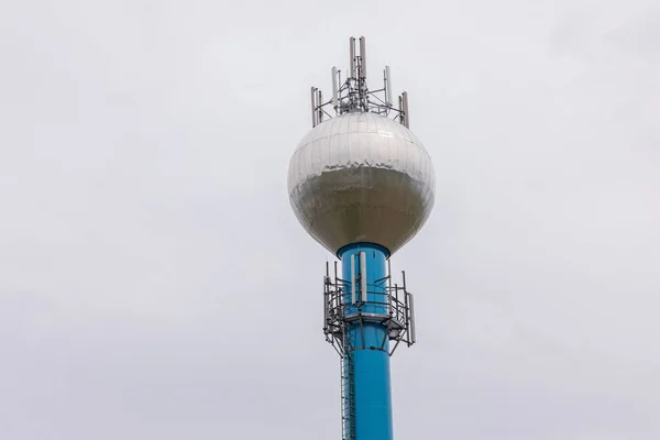 Torre reservatório de água — Fotografia de Stock