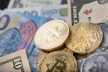 Bitcoin sanal para birimi. Bitcoin ile ticaret. Sanal bir para birimi satın alma riskini. Kripto para birimi arka plan kavramı.