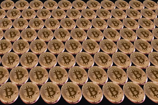 Bitcoin moneda virtual. Negociando con Bitcoin. El riesgo de comprar una moneda virtual. Cripto Moneda concepto de fondo . —  Fotos de Stock