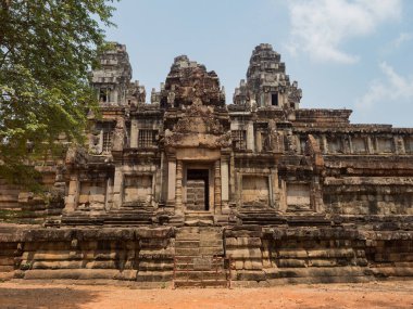 Ta Keo tapınağı - dağ. Khmer tapınağı 10. yüzyılda Siem Reap yakınlarındaki Angkor kompleksinde inşa edildi. Kamboçya