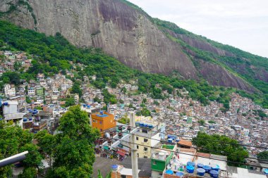 Rocinha manzarası, dünyanın en büyük kenar mahallesi.