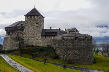 Lihtenştayn 'daki Vaduz Kalesi bu küçük ülkedeki en ünlü turistik yerlerden biridir..