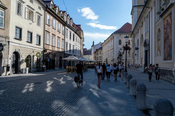 Liubliana: una de las calles centrales de la capital eslovena. Junio 2019 —  Fotos de Stock