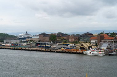 Norveç 'teki Oslo Opera binasının tepesinden harika bir manzara. Ağustos 2019