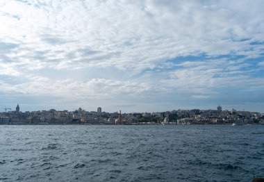 İstanbul, Türkiye 'deki Boğaz manzarası. Şehrin Avrupa yakası. Temmuz 2019