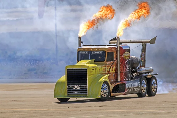 Drag race jet truck performing at 2016 Miramar Air Show — Stock Photo, Image