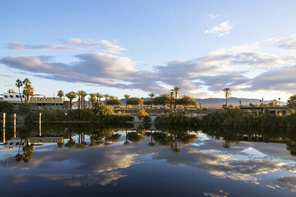 Marina landschap aan de Salton zee woestijn — Stockfoto