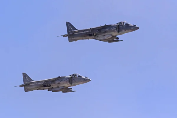 Airplane AV-8 Harrier jet aircraft flying at the 2016 Miramar Air Show in San Diego — Stock Photo, Image