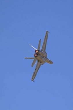 Uçak ABD Deniz Kuvvetleri F-18 Hornet jet avcı uçağı